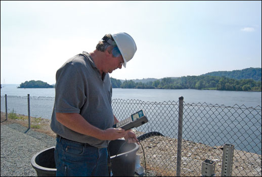 Patrick Kangas monitors rising levels on his oxygen meter